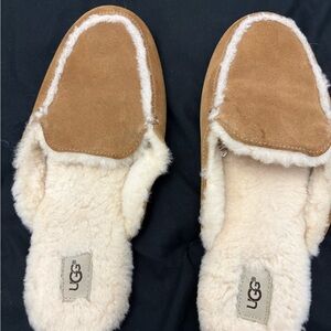 UGG Chestnut Brown Suede Shearling-Lined slipper/shoe